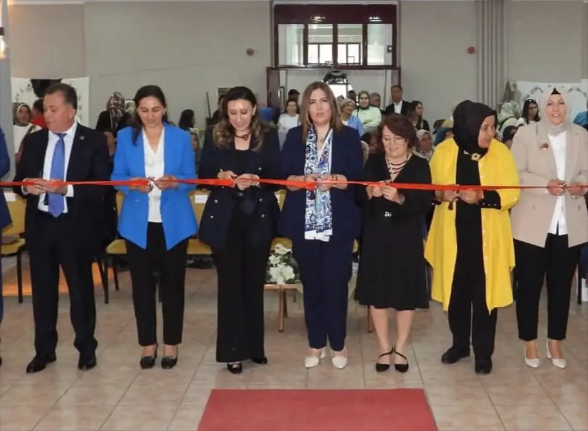 Nallıhan'da Halk Eğitim Merkezi'nden Büyük Sergi