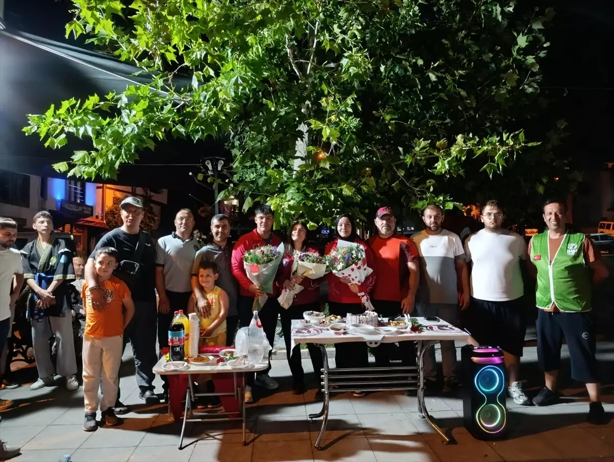 Nallıhanlı Sporcular Edirne'den Madalyalarla Döndü