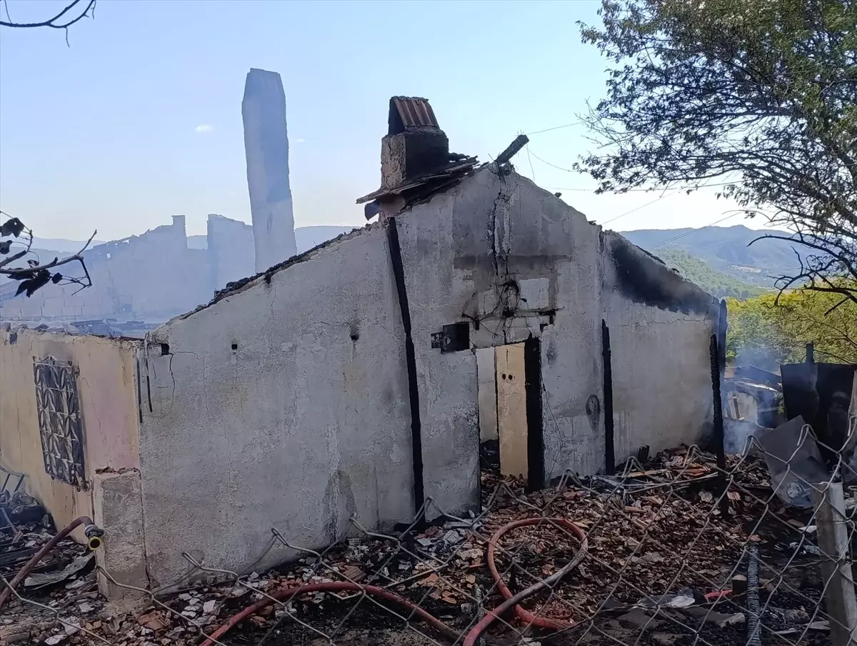 Nallıhan'da Tek Katlı Evde Yangın Çıktı