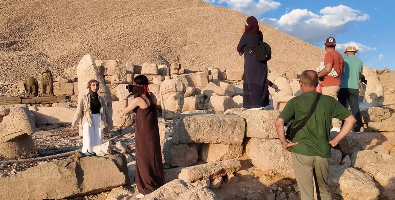 Nemrut Dağı Ziyaretçi Rekoru Kırdı