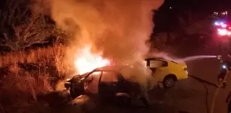 Nevşehir'de Kavşakta Otomobil Çarpışması: İki Sürücü Yaralandı