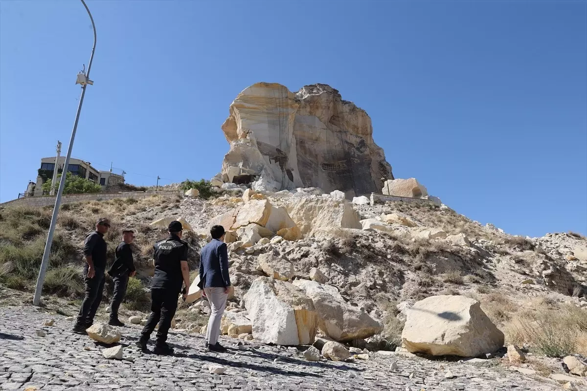 Nevşehir'de Kaya Düşmesi: 19 Kişi Tahliye Edildi