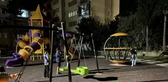 Parkta Düşen Çocuk, Kalp Masajıyla Hayata Döndü