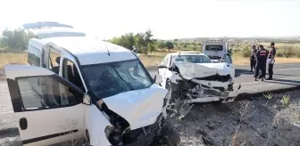 Nevşehir'de Trafik Kazası: 14 Yaralı