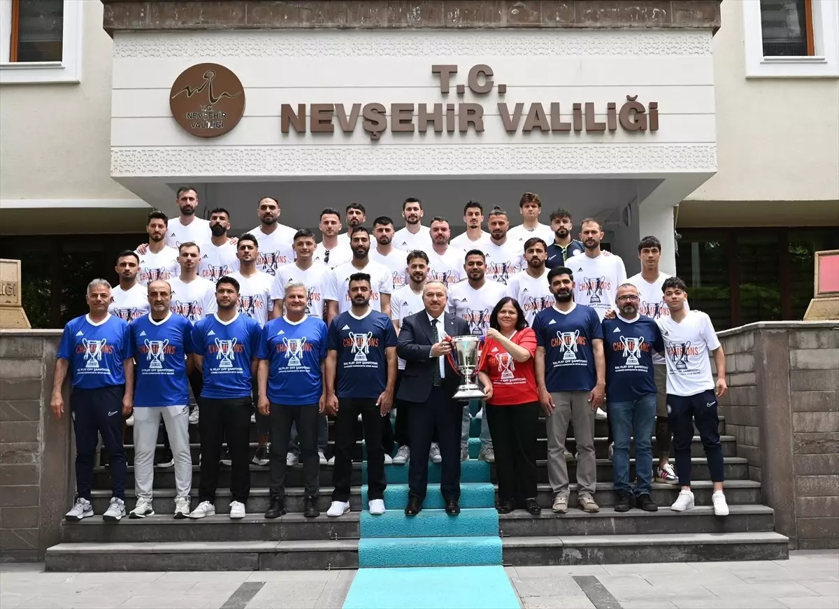 Nevşehir Valisi, BAL Şampiyonu Suvermez Kapadokya Spor Kulübü'nü Kutladı