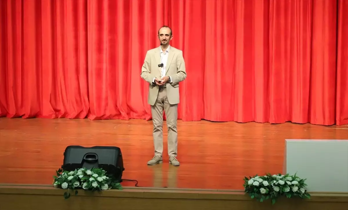 NEVÜ'de Bağımlılıkla Mücadele Semineri Düzenlendi