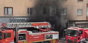 Niğde'de Beyaz Eşya Deposunda Yangın Çıktı