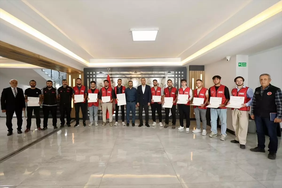 Niğde'de Gönüllü İtfaiyeciler Sertifikalarını Aldı