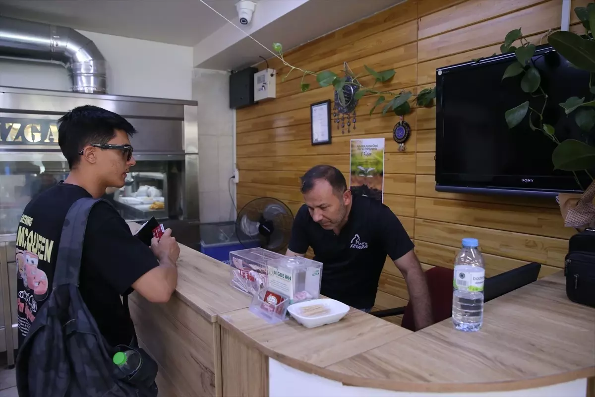 Murat Öztürk'ten Orman Yangınlarına Dikkat Çekmek İçin Fidan Kampanyası