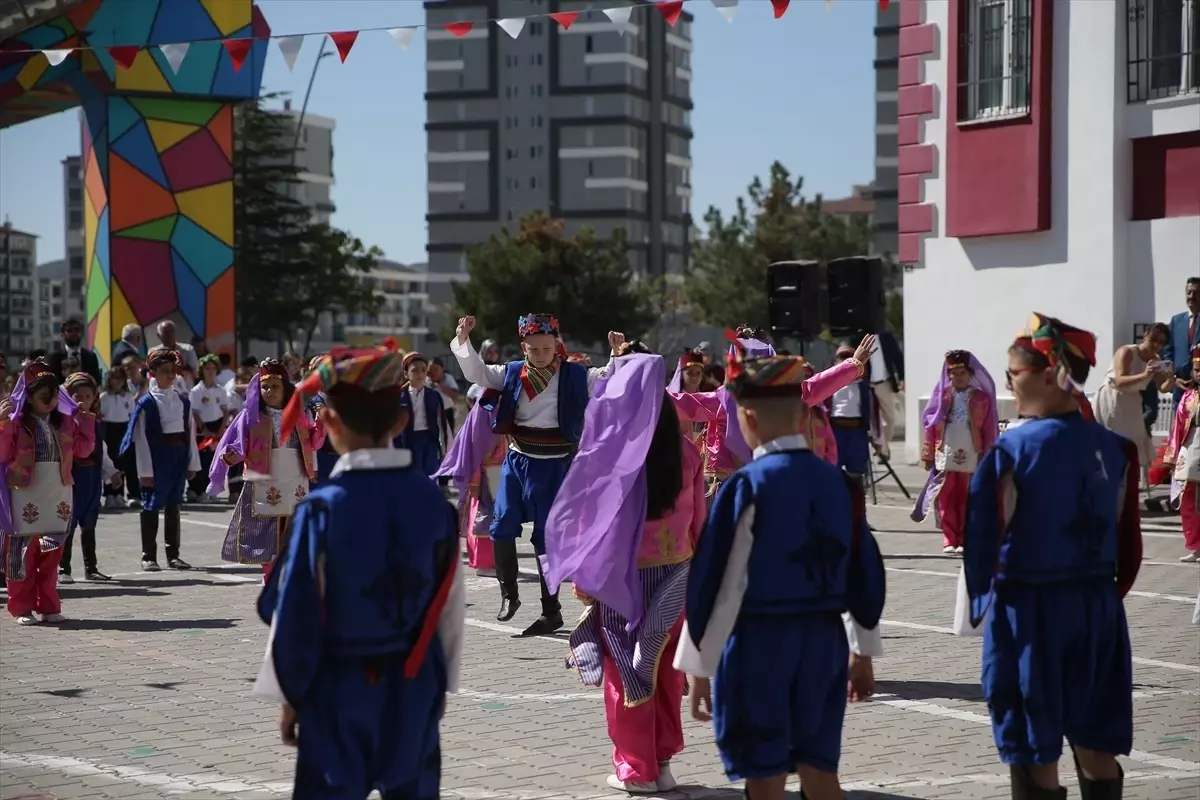Niğde'de İlköğretim Haftası Coşkuyla Kutlandı