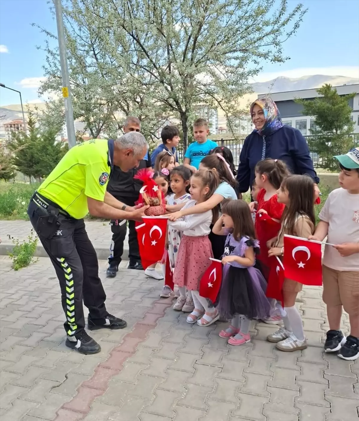 Niğde'de Öğrencilere Trafik Eğitimi Verildi