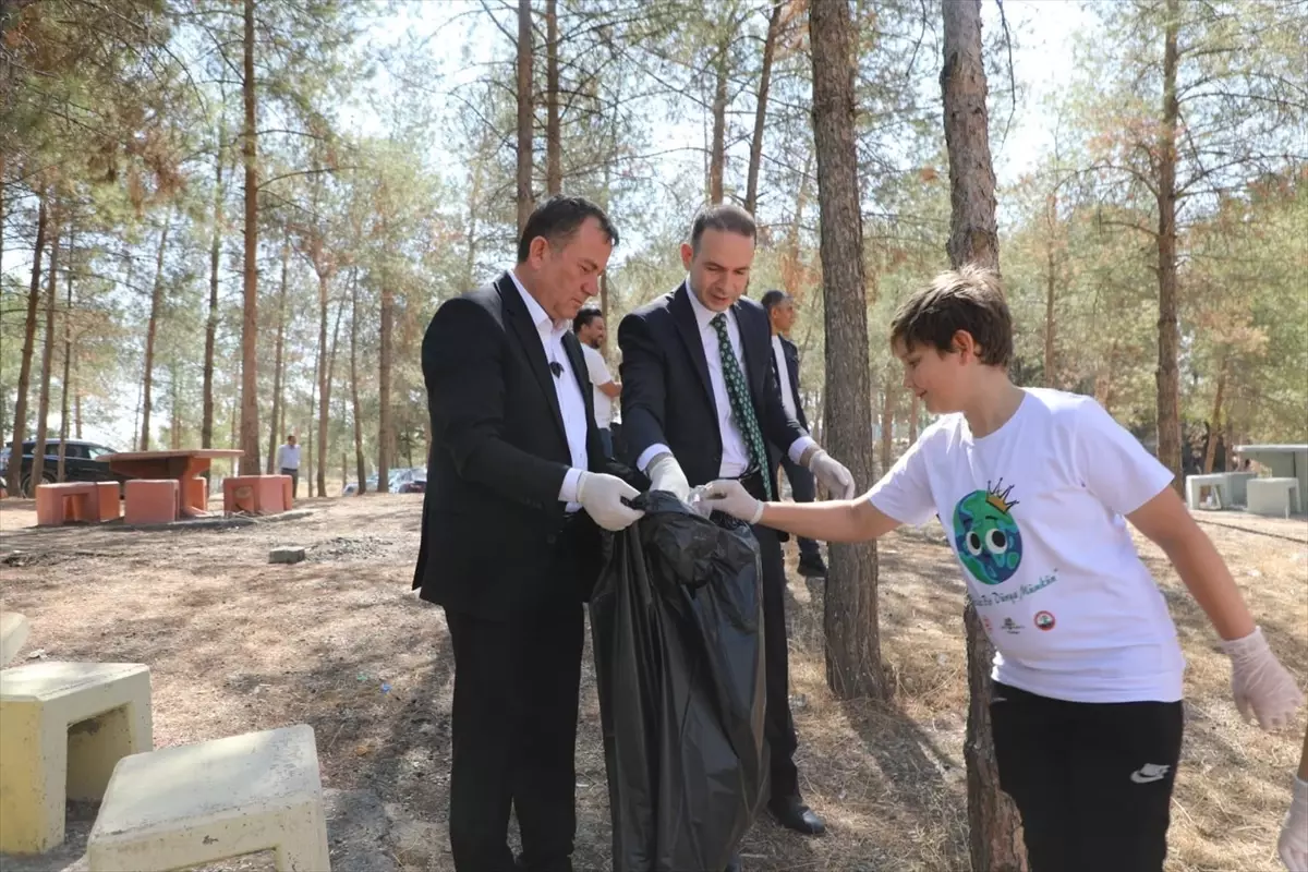 Nizip'te Çevre Temizliği Etkinliği Düzenlendi