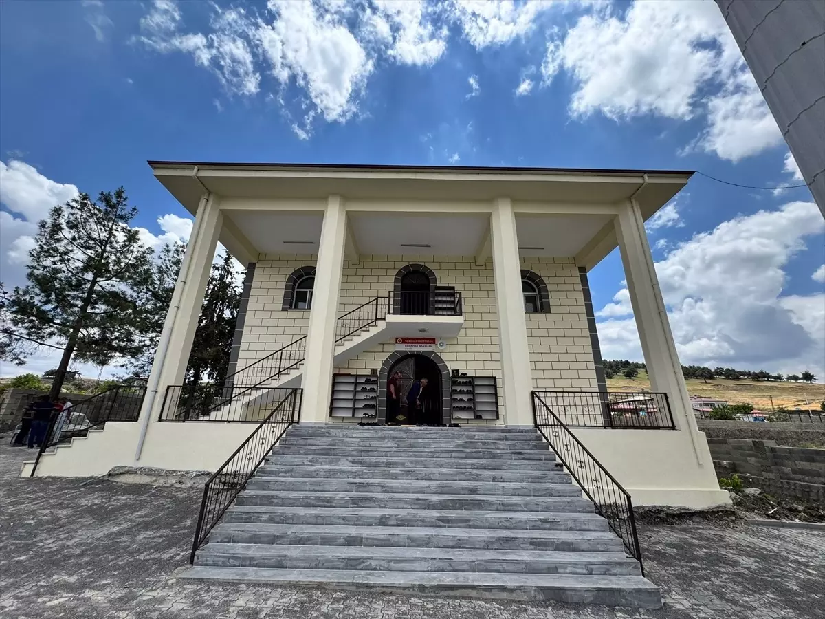 Yıkılan Camii Yeniden İbadete Açıldı