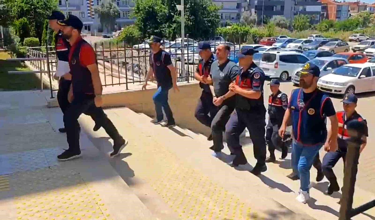 İzmir'de Cinayetten Aranan Katil Zanlısı Yakalandı