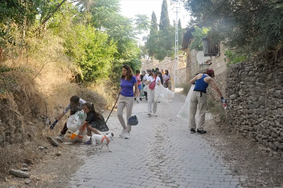 Birgi'de Yangın Riskine Karşı Temizlik Etkinliği Düzenlendi