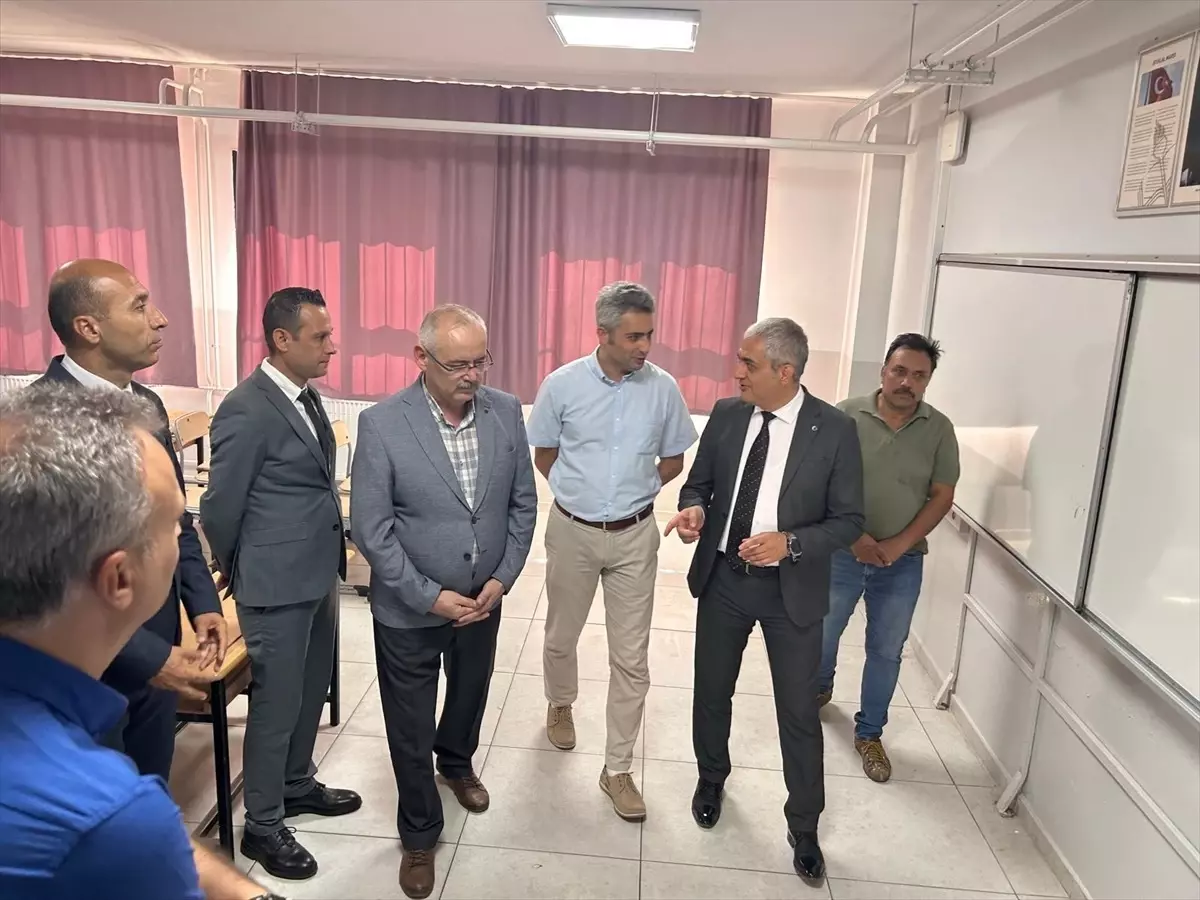 Ödemiş'te Okul Tadilatları Denetimli Serbestlik Yükümlüleri Tarafından Yapılıyor