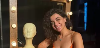 Kadıköy'de 'Yan Rol' ile kadın oyuncunun değişim hikayesi sahnede