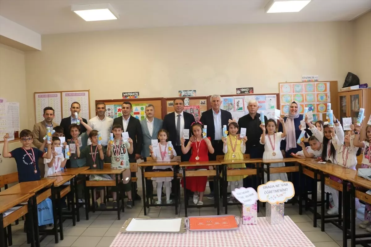 Trabzon'un Of İlçesinde 6 Bin 902 Öğrenci Karnelerini Aldı