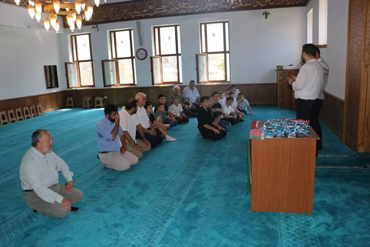 Trabzon'un Of İlçesinde Yaz Kur'an Kursu Ödül Töreni
