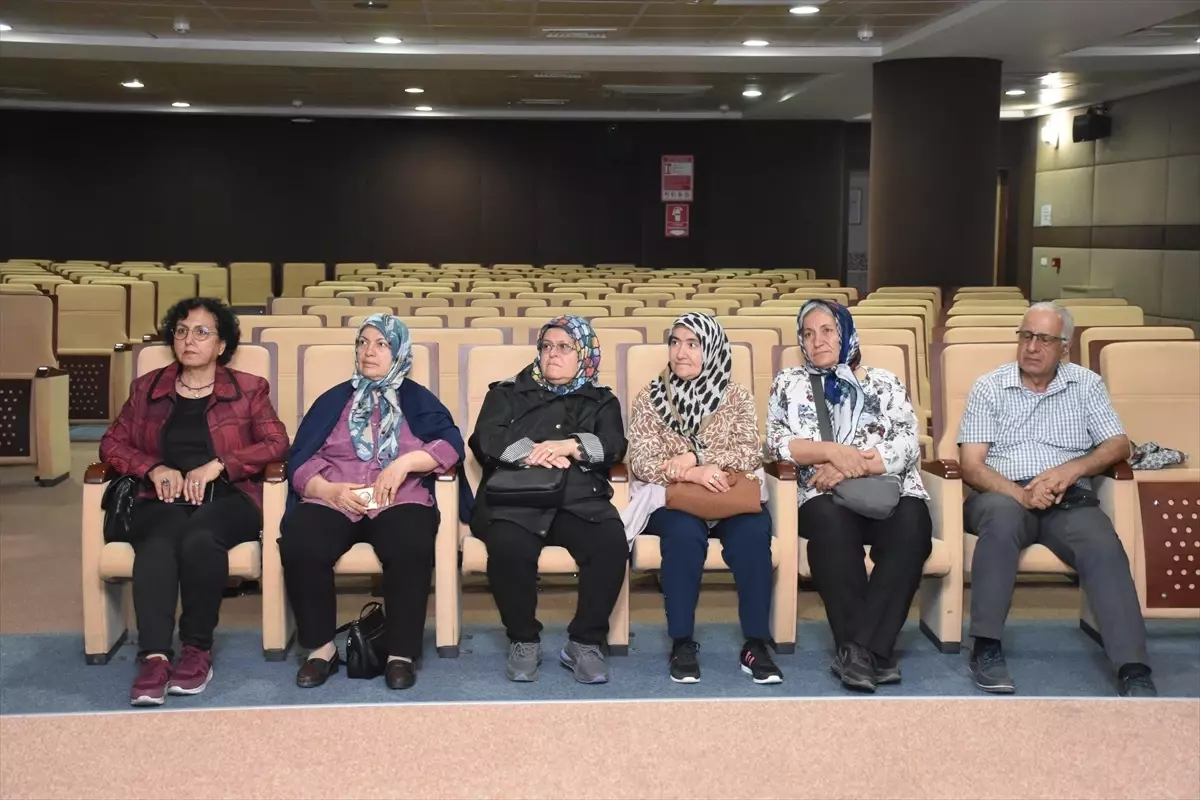 60+ Yaşam Boyu Öğrenme Akademisi ile Yaşlı Bireyler Hayallerine Kavuşuyor