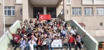 Iğdır'da Öğretmen ve Öğrenciler Doğa Temizliği Yaptı