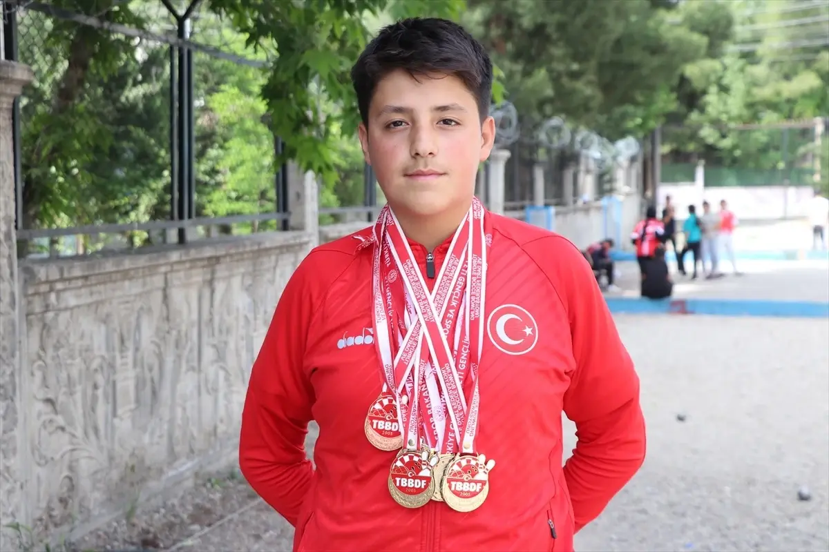 15 Yaşındaki Erkan Özer, Boccede Milli Takım Hedefliyor