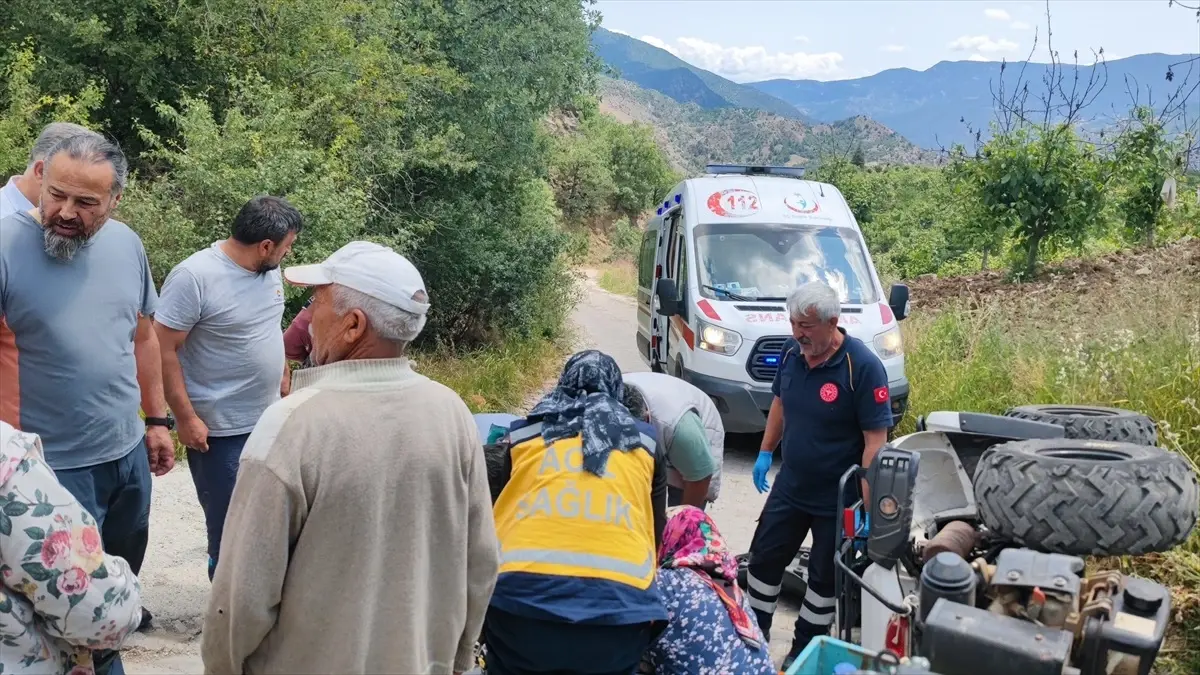 Çorum'da ATV Devri, İki Kişi Yaralandı