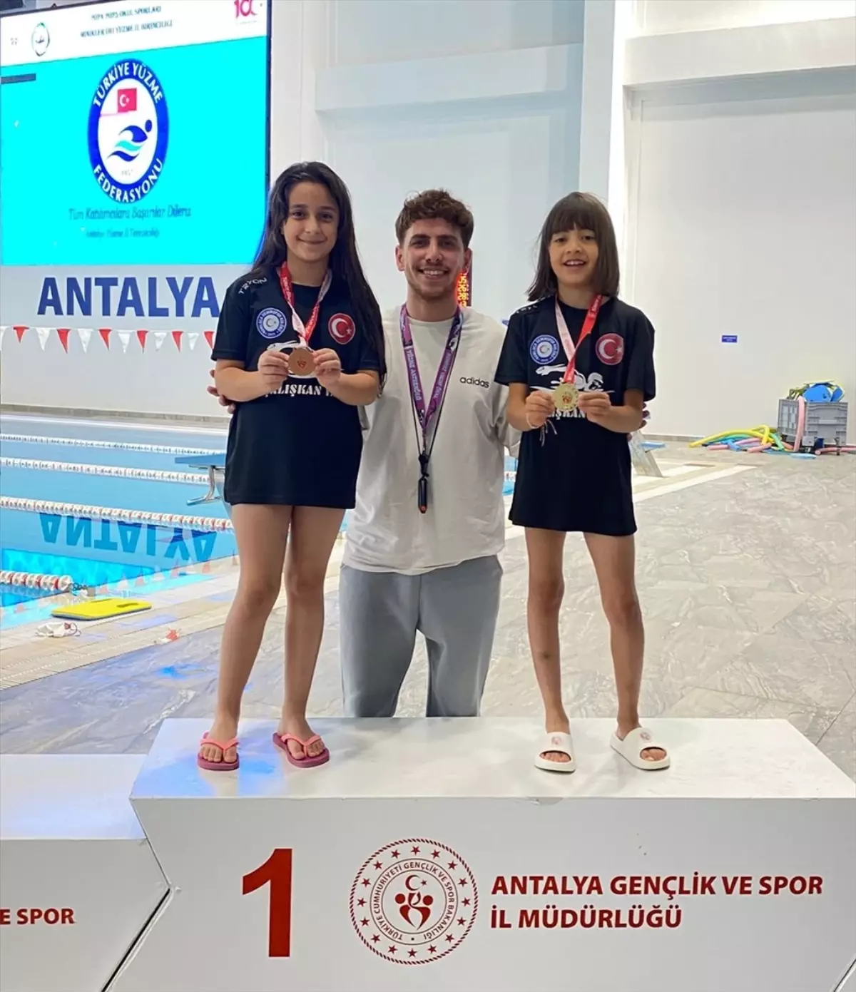Kumlucalı Sporcular Antalya'dan 7 Madalya İle Döndü