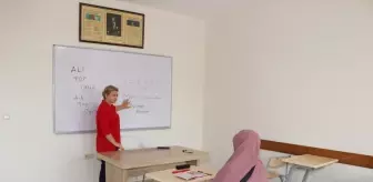 70 Yaşında Okuma Yazma Öğrenen Nimet Sezer'in Hikayesi