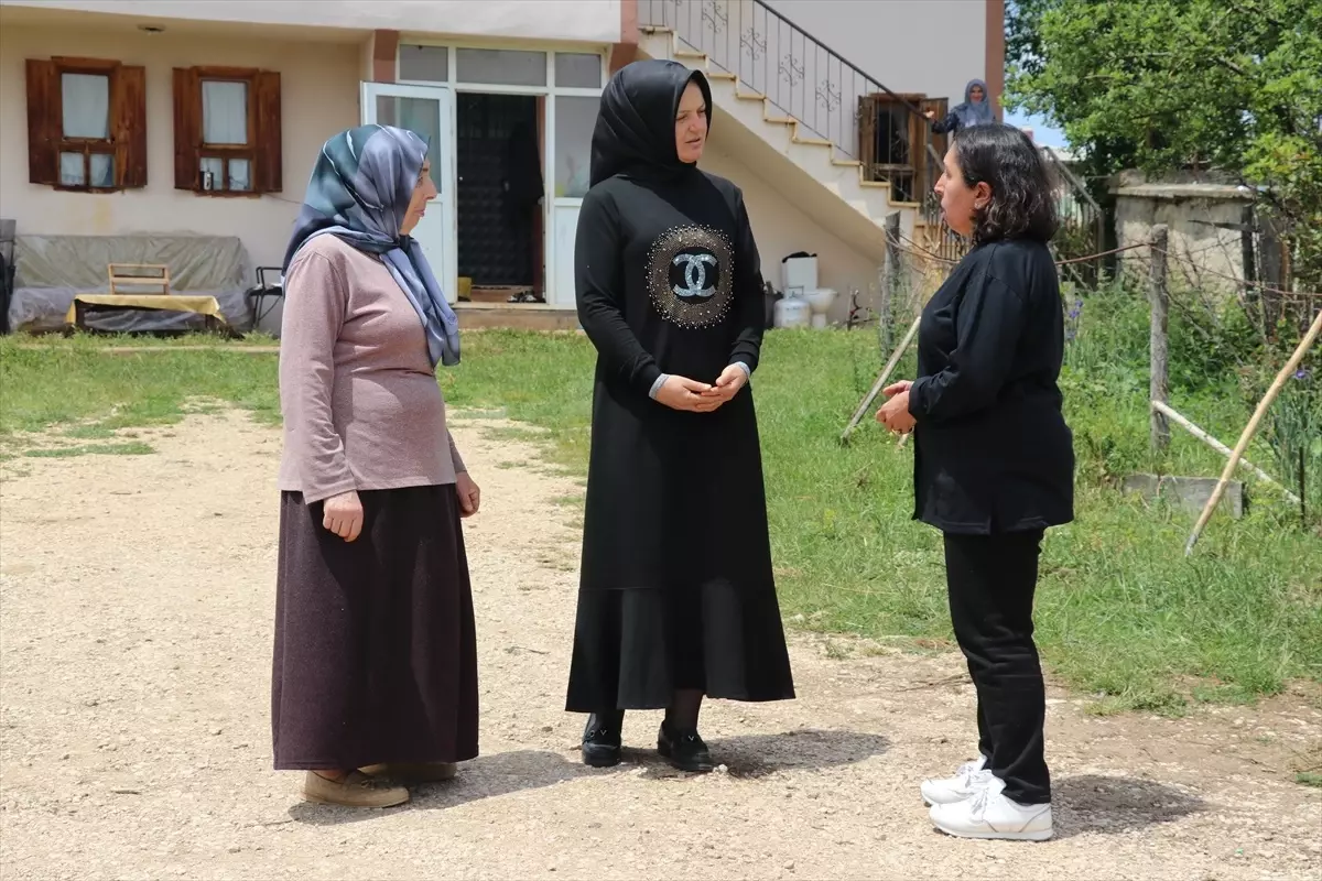 Eflani'nin İlk Kadın Muhtarı Emel Safran Göreve Başladı