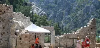 Olympos Antik Kenti'nde Yeni Mozaikler ve Yazıtlar Bulundu