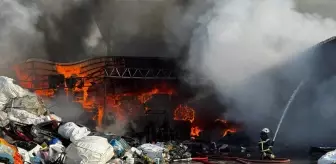 Ordu'da Geri Dönüşüm Tesisinde Yangın