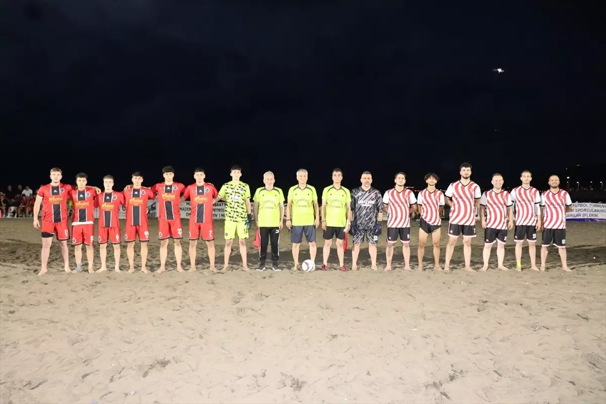 Ordu'da Manyetik Kum Gece Futbol Turnuvası Başladı