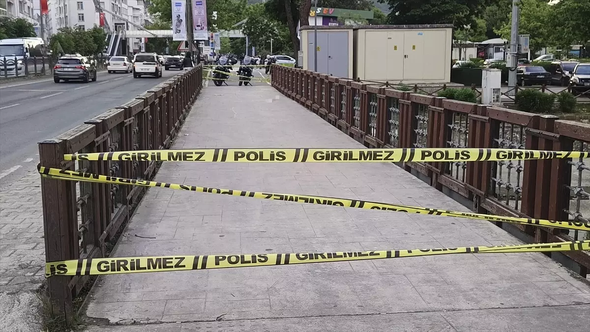 Motosikletin Çarptığı Kadın Ağır Yaralandı