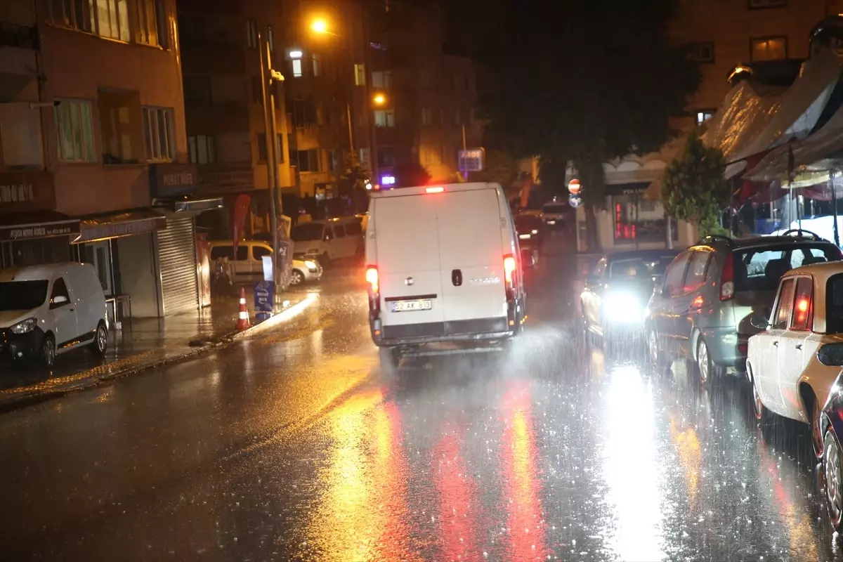 Ordu'da Şiddetli Sağanak Hayatı Olumsuz Etkiledi