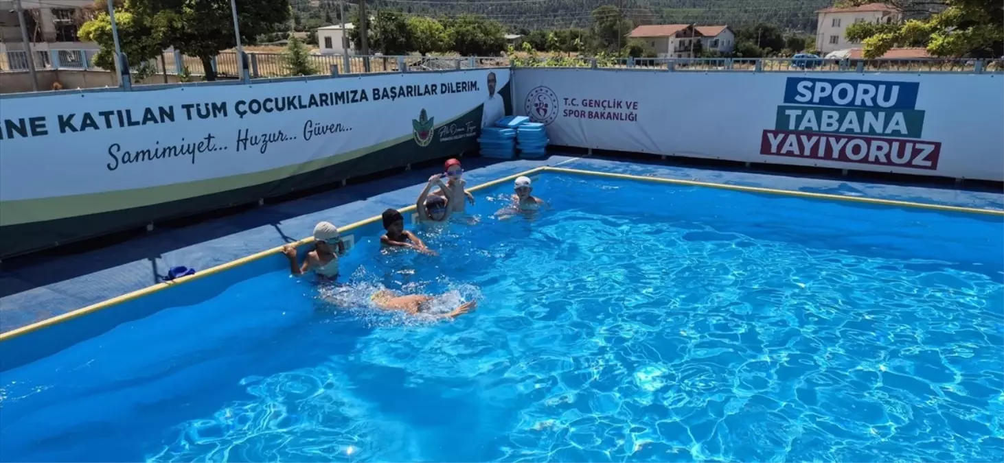 Orhaneli'de Yüzme Kursu Sona Erdi