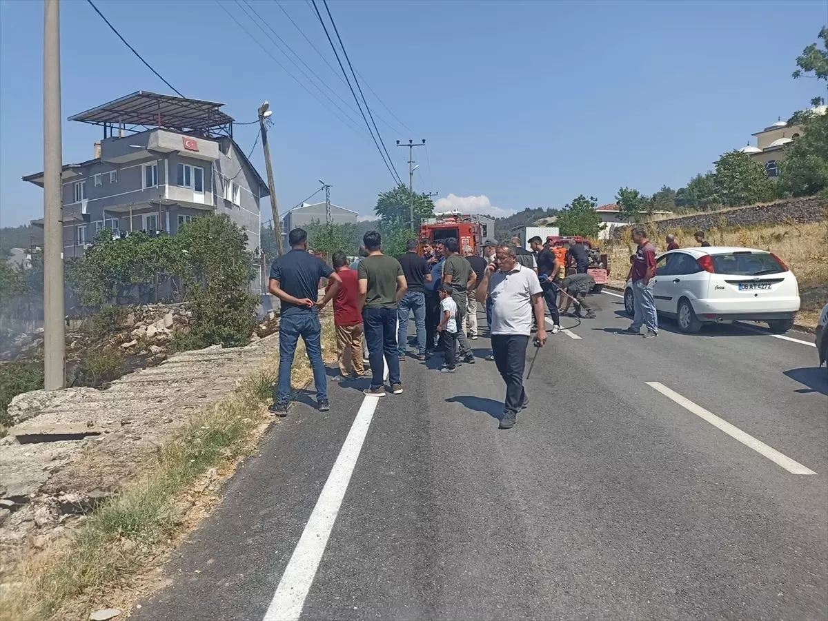 Orhaneli'de Otluk Alanda Yangın Kontrol Altına Alındı