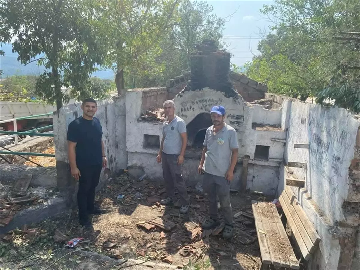 Orhaneli Gazipaşa Mahallesi'nde Fırın ve Gözleme Evi Yapımı Başladı
