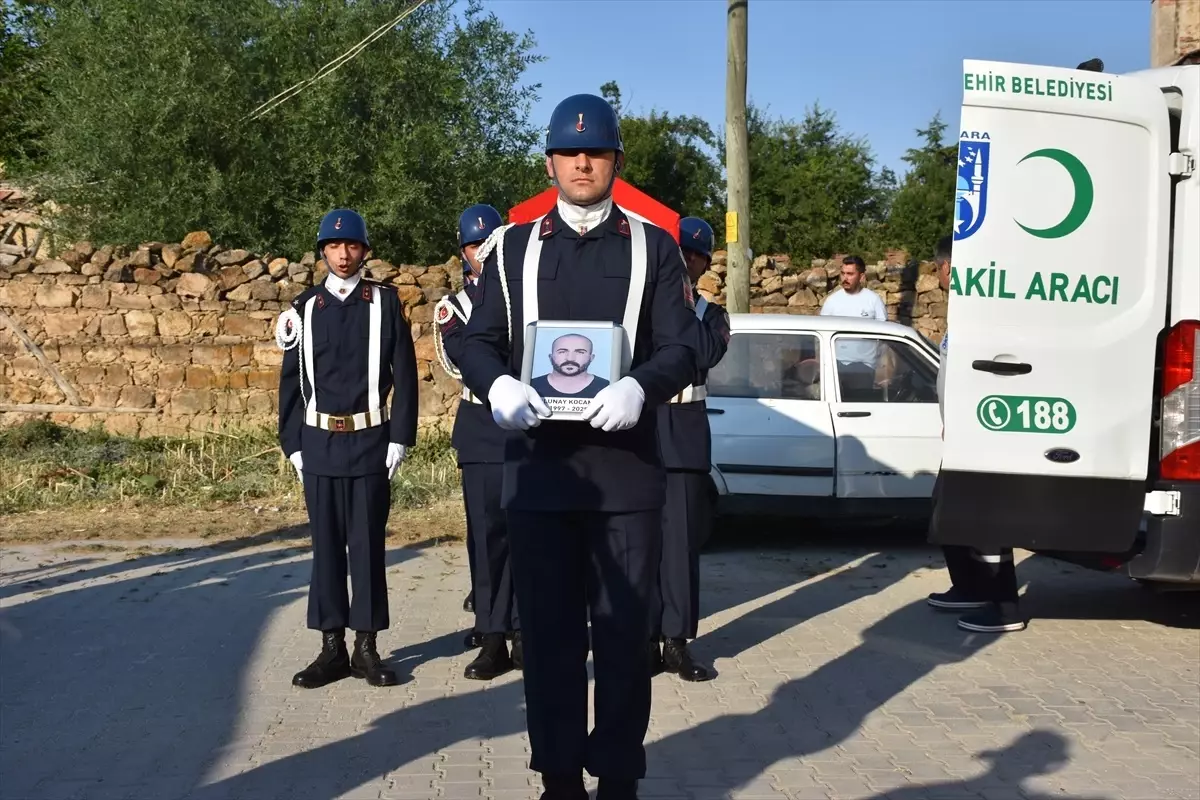 Orman yangını şehitlerinden ağır taşıt şoförü Kocaman'ın cenazesi Eskişehir'de defnedildi