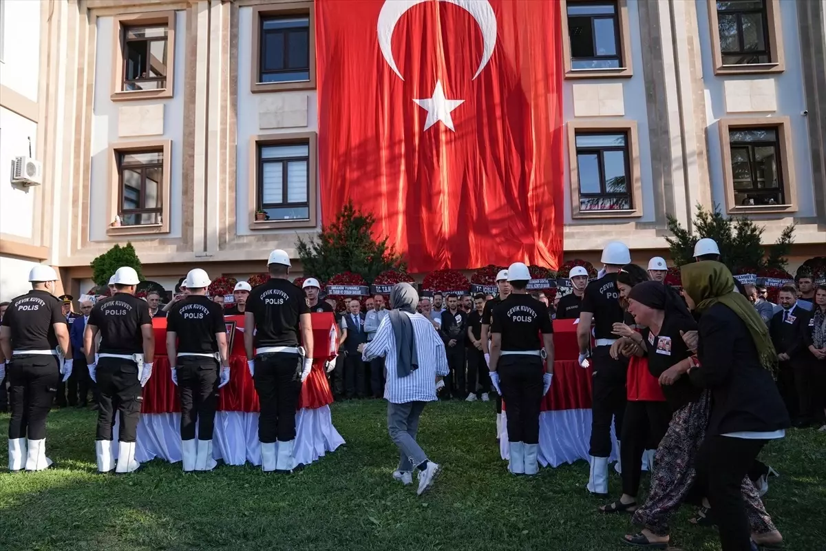 Orman yangınında şehit olan Denizlili orman işçileri için tören düzenlendi