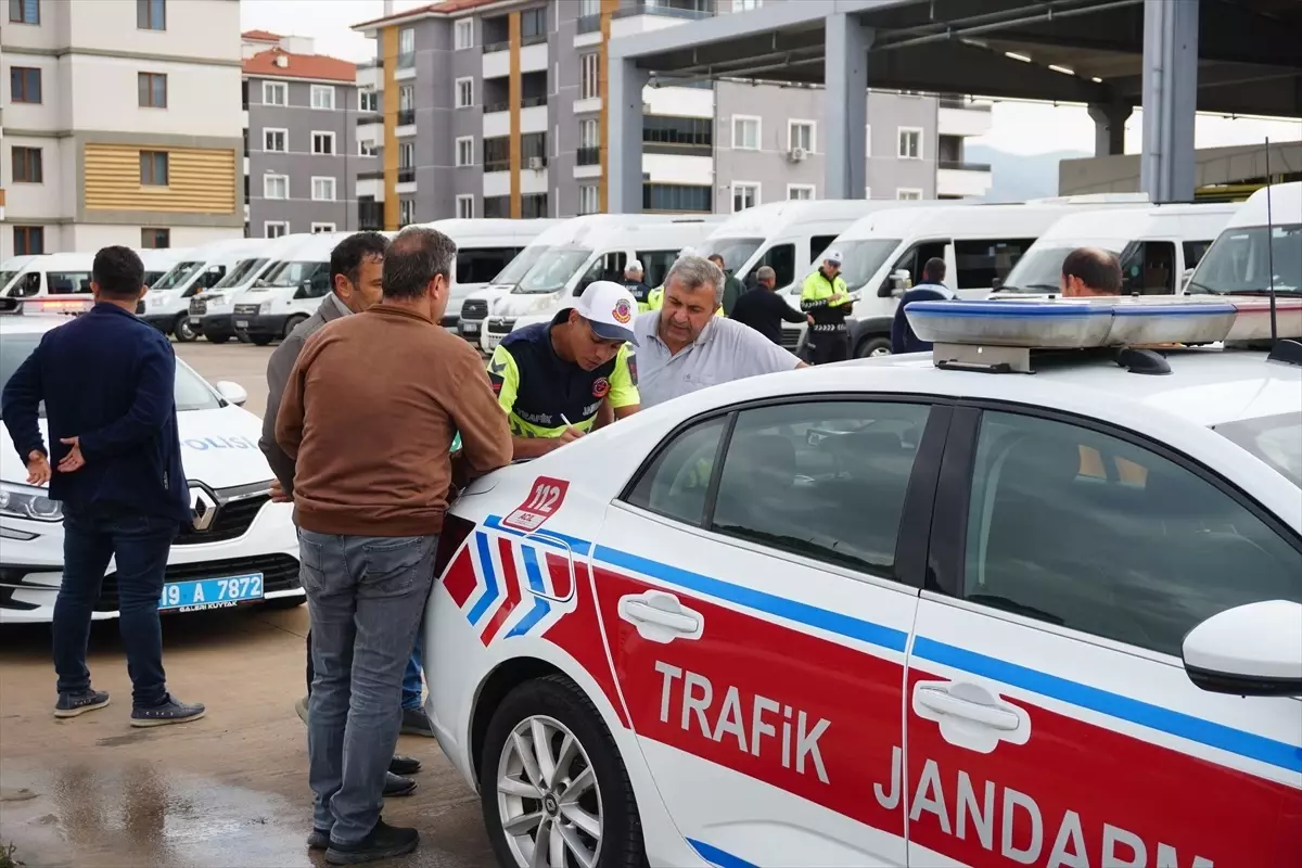 Osmancık'ta Okul Servis Araçları Denetlendi