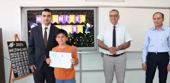 Osmaneli'de Öğrenciler Karnelerini Aldı