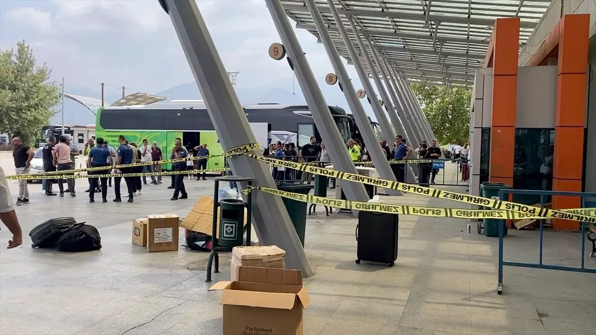 Osmaniye'de Otogarda Babası Tarafından Tüfekle Vurulan Kadın Yaralandı