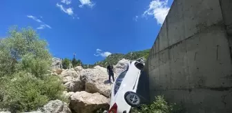 Osmaniye'de Dere Yatağına Düşen Otomobilde 4 Yaralı
