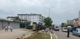 Osmaniye'de Kamyon Devrildi, Sürücü Yaralandı