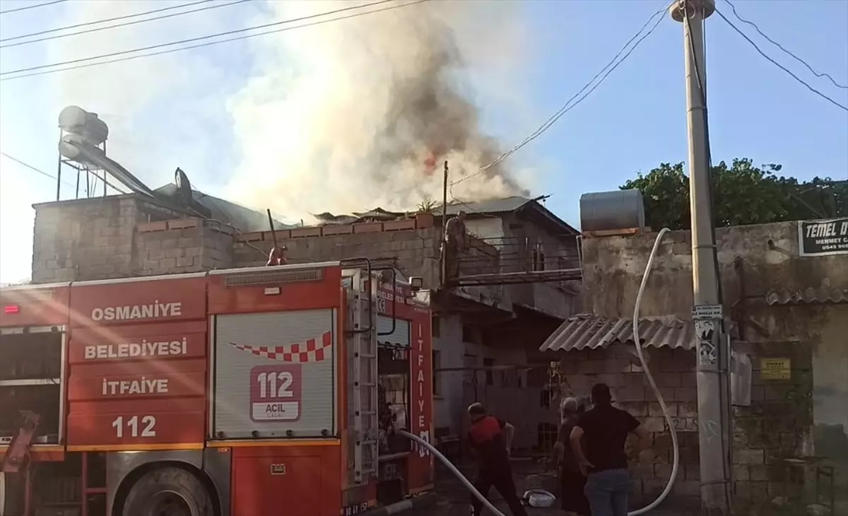 Osmaniye'de İki Katlı Binada Yangın Çıktı