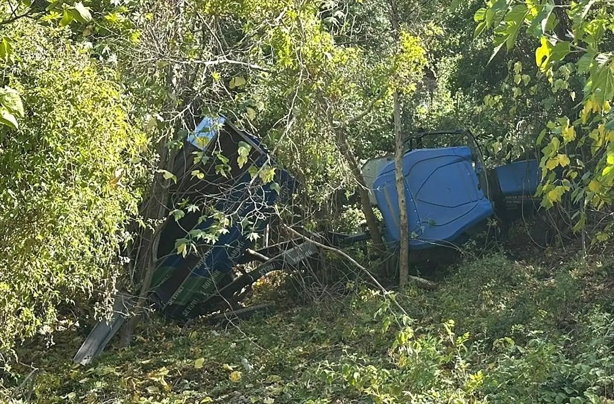 Osmaniye'de Traktör Uçuruma Devrildi: 5 Yaralı