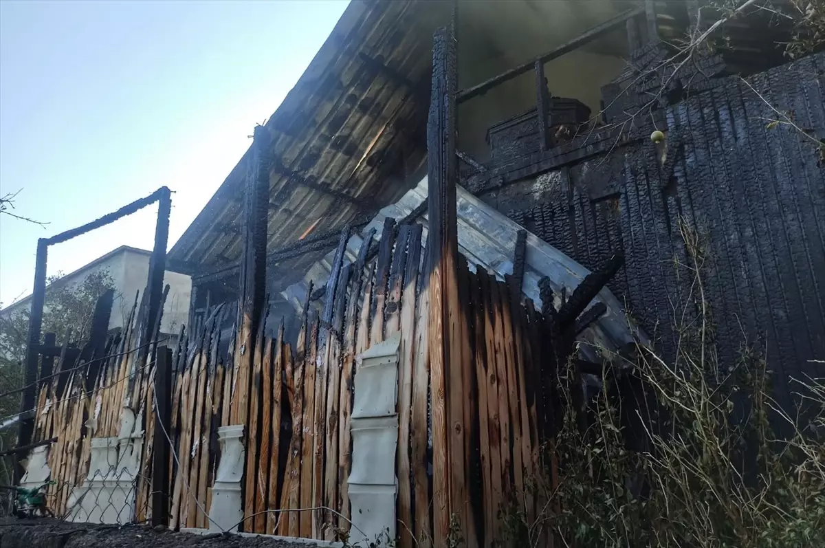 Osmaniye'de Müstakil Evde Yangın Çıktı