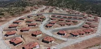 Osmaniye'de Depremzedelere 89 Köy Evi Teslim Edildi