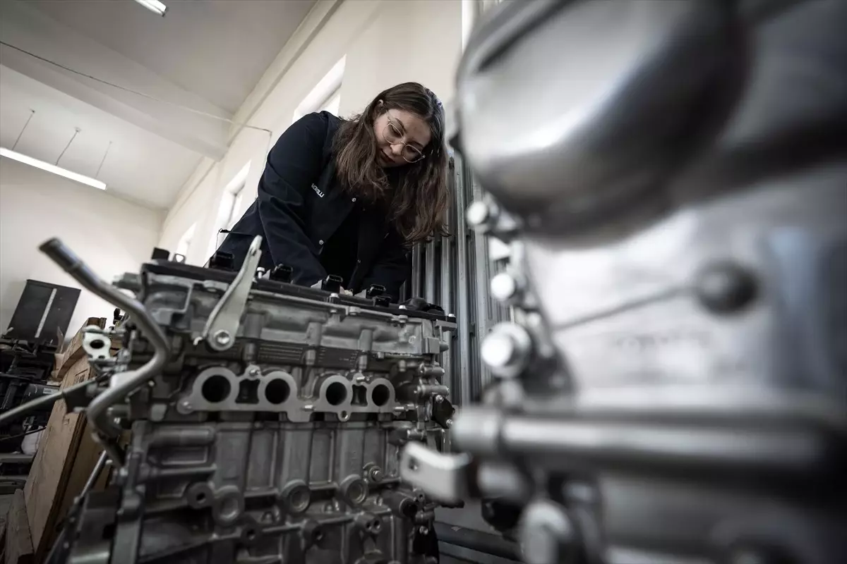 Toyota'dan Atatürk Üniversitesi'ne 6 Milyonluk Motor ve Şanzıman Desteği